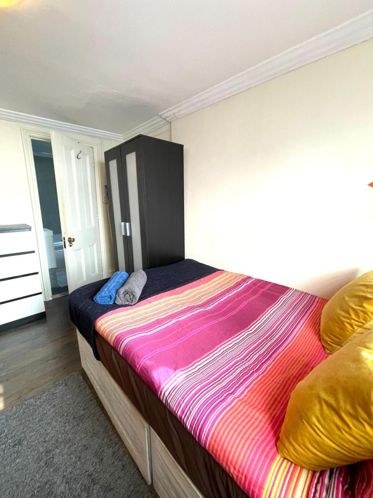 Charring Cross London, Prime Location Проживание в семье
