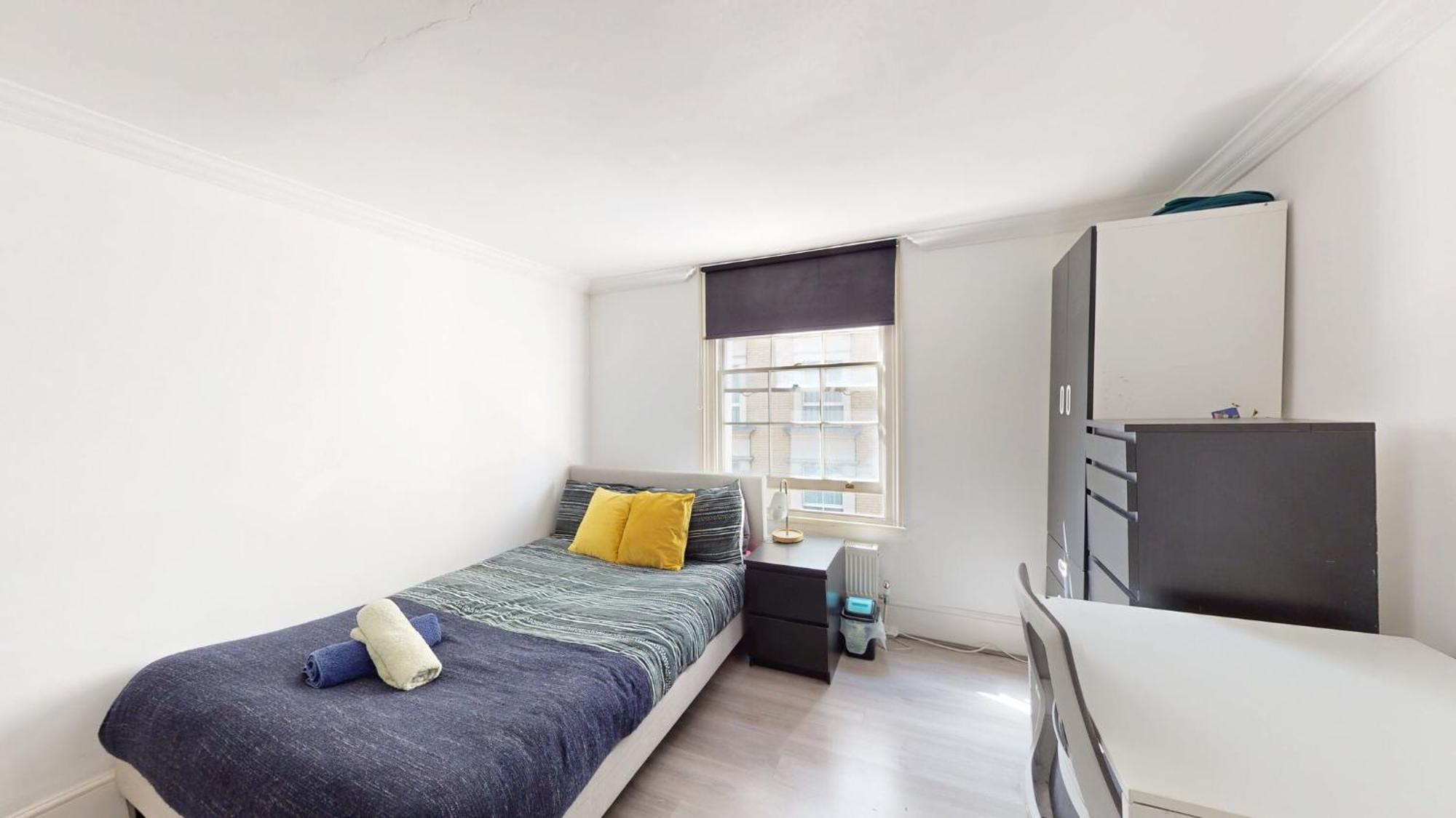 Проживание в семье Charring Cross London, Prime Location